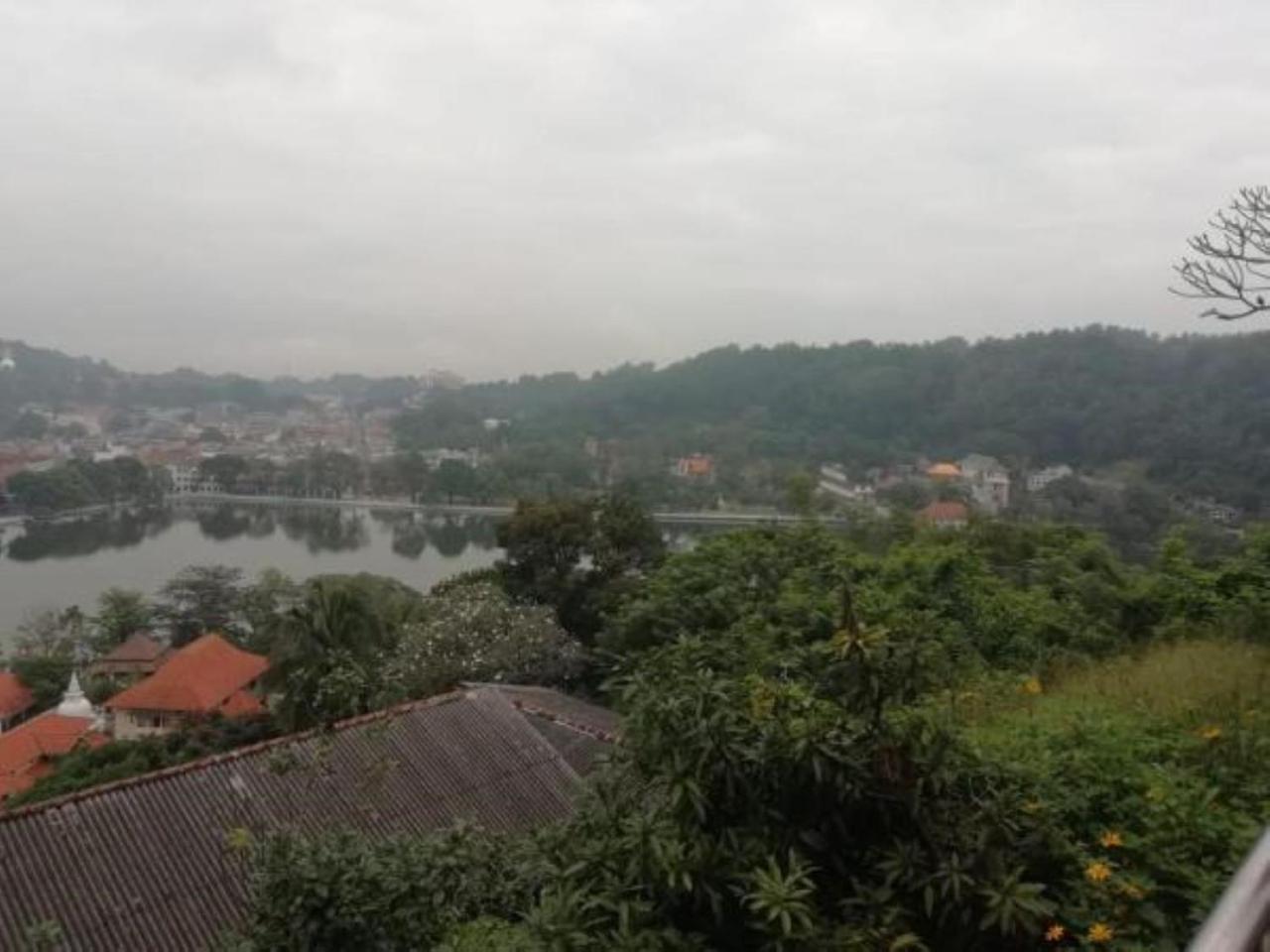 Medhani Kandy Luaran gambar