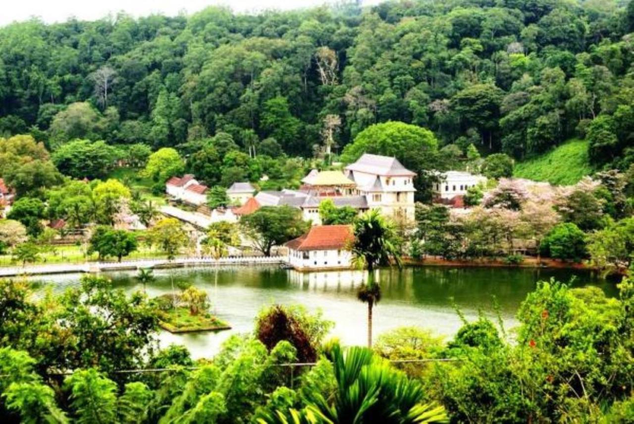 Medhani Kandy Luaran gambar