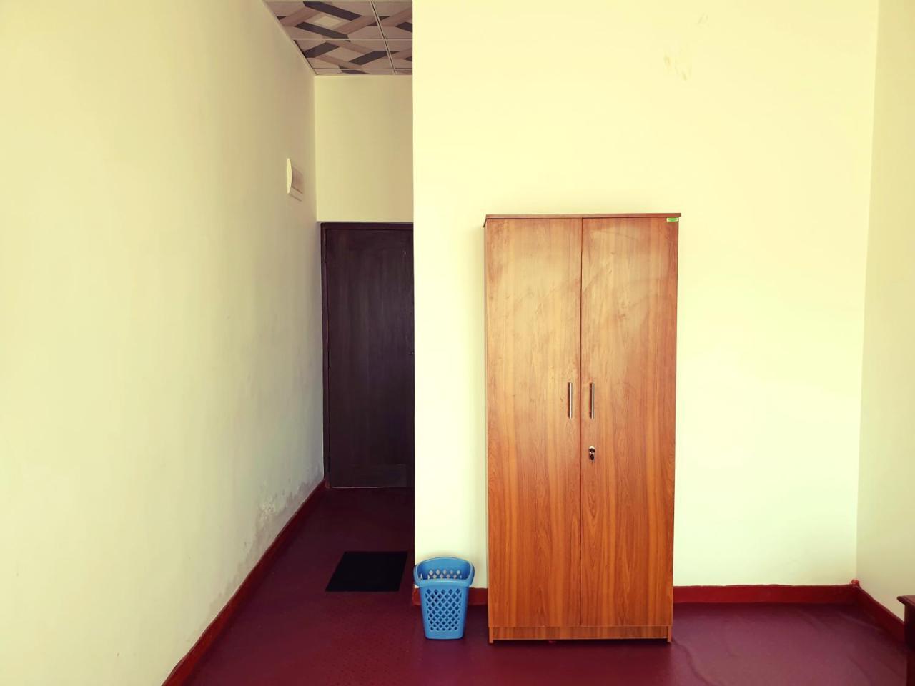 Medhani Kandy Luaran gambar